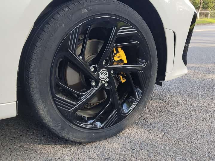 Фото 12 - MG Motor 6