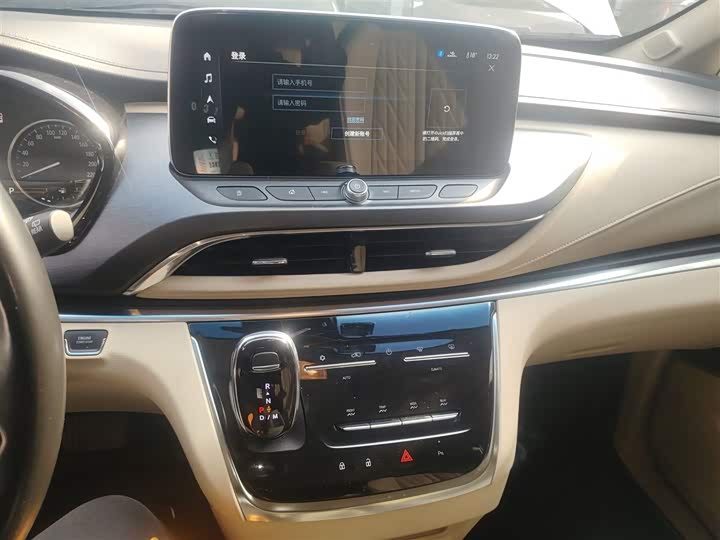 Фото 13 - Buick GL8 ES