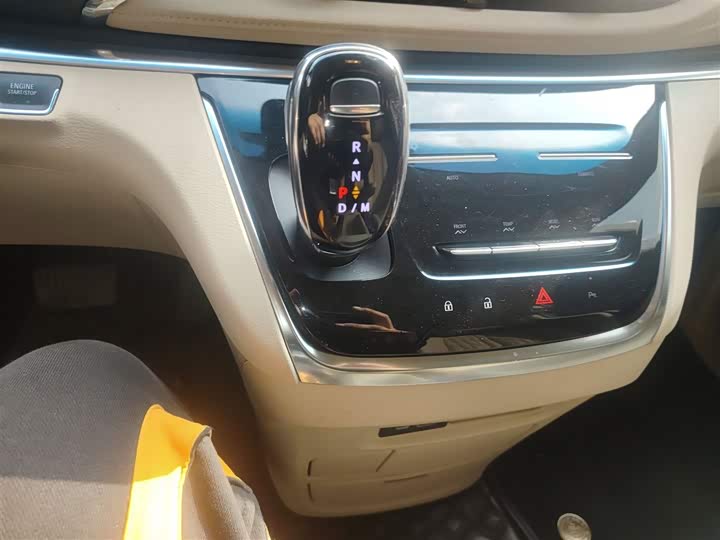 Фото 14 - Buick GL8 ES