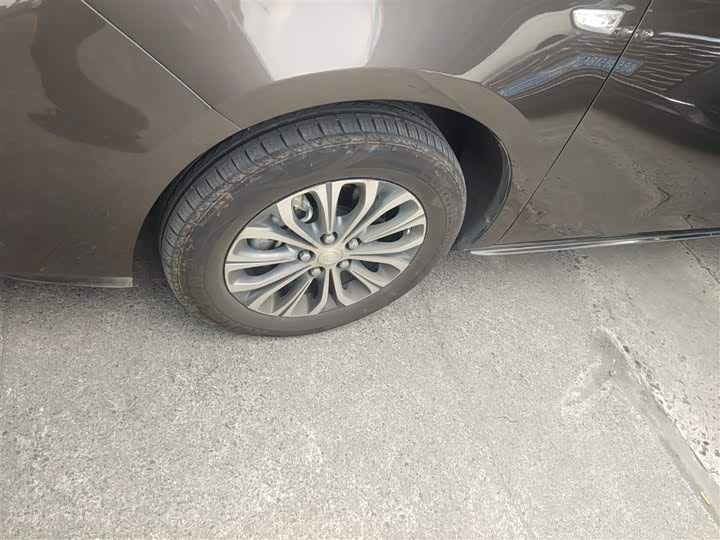 Фото 23 - Buick GL8 ES