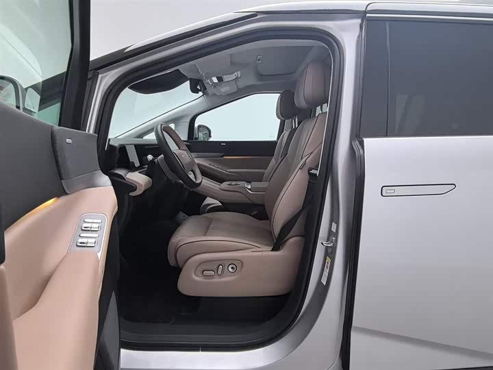 Фото 10 - XPeng X9