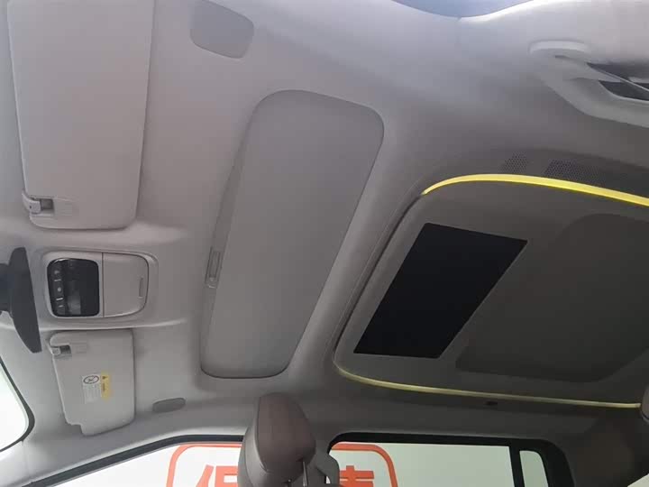 Фото 14 - XPeng X9