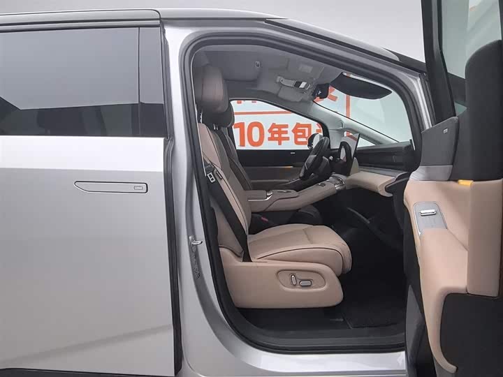 Фото 23 - XPeng X9