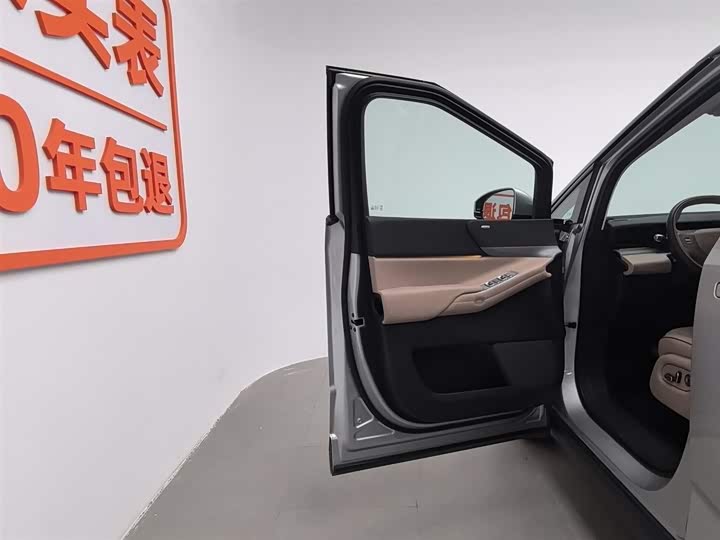 Фото 8 - XPeng X9