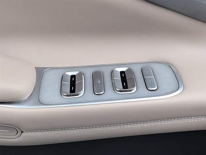 Фото 9 - XPeng X9