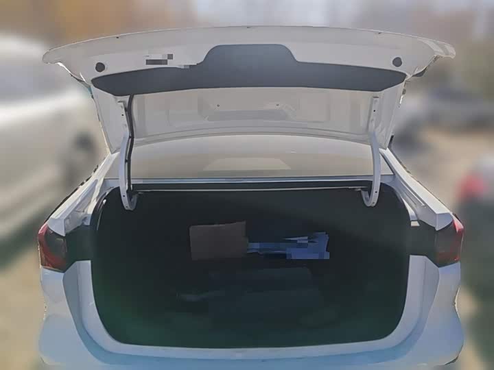 Фото 10 - Roewe i5