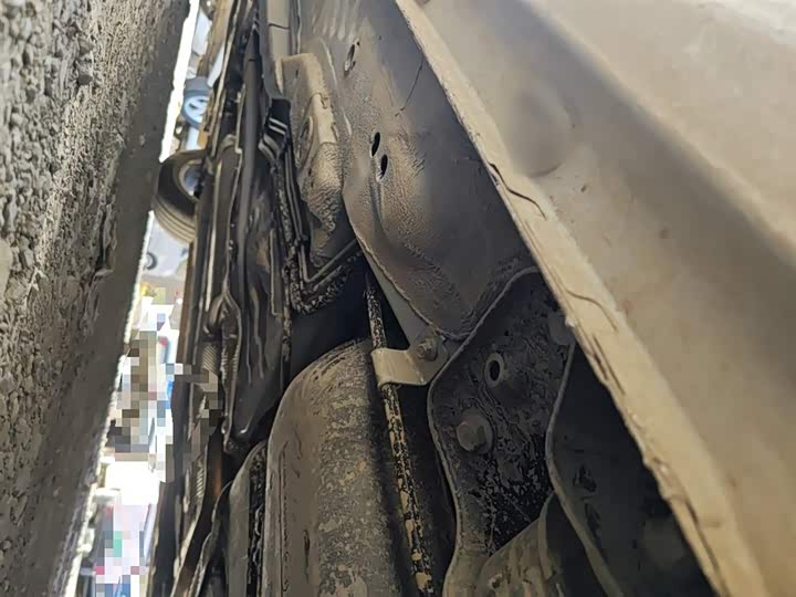 Фото 17 - Roewe i5