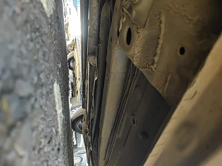 Фото 18 - Roewe i5