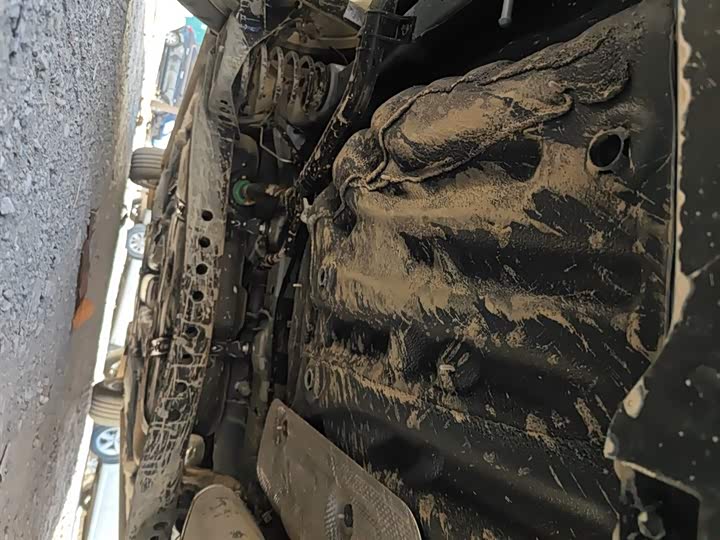 Фото 24 - Roewe i5