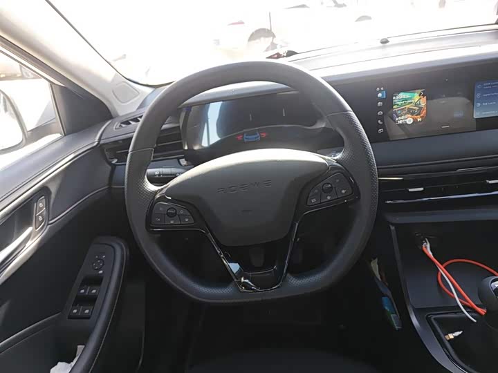 Фото 3 - Roewe i5