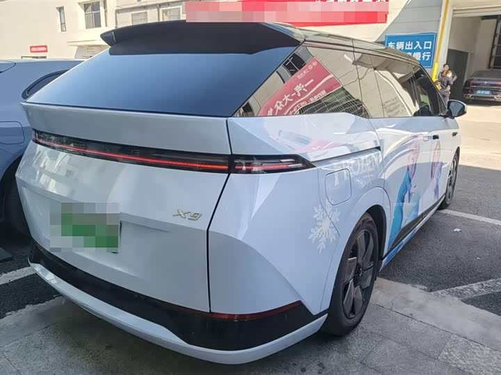 Фото 3 - XPeng X9