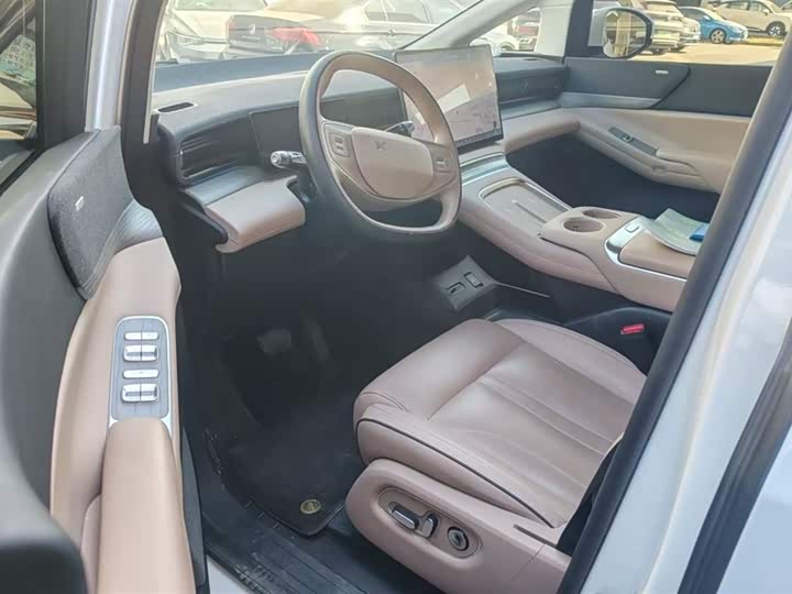 Фото 6 - XPeng X9