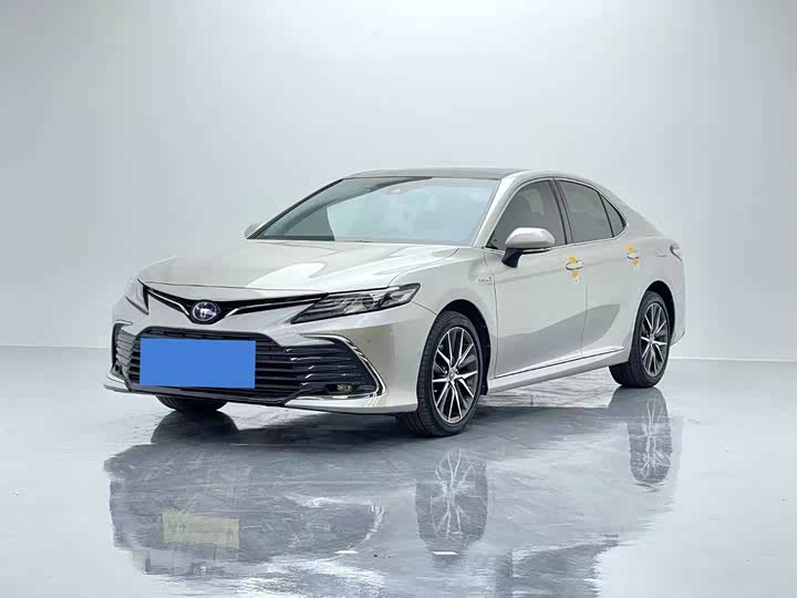 Фото 1 - Toyota Camry