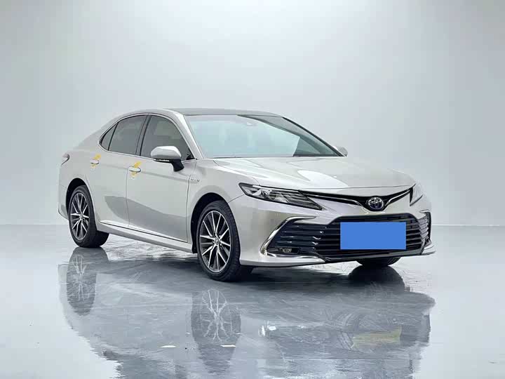 Фото 3 - Toyota Camry