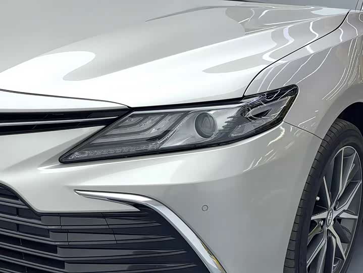 Фото 9 - Toyota Camry