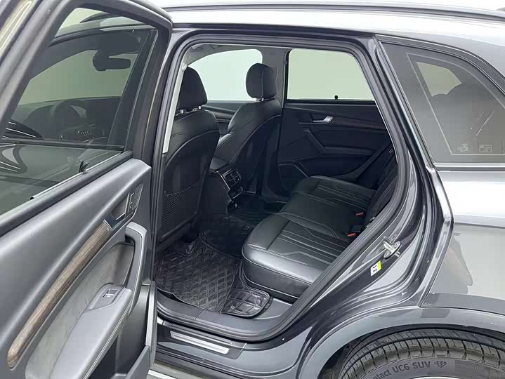 Фото 14 - Audi Q5L