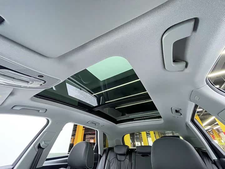 Фото 15 - Audi Q5L