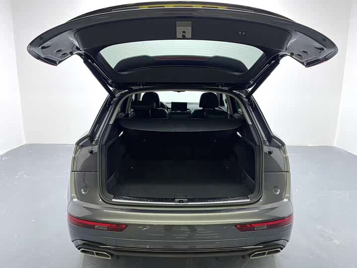 Фото 16 - Audi Q5L