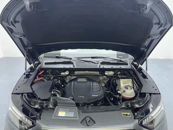 Фото 19 - Audi Q5L