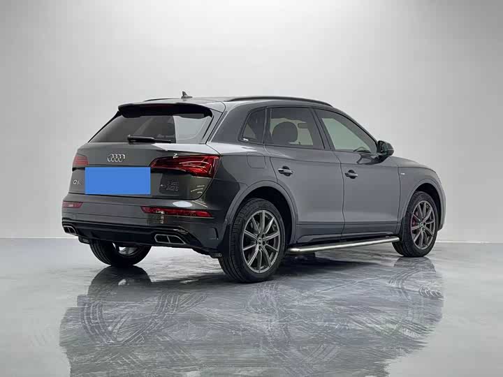 Фото 6 - Audi Q5L