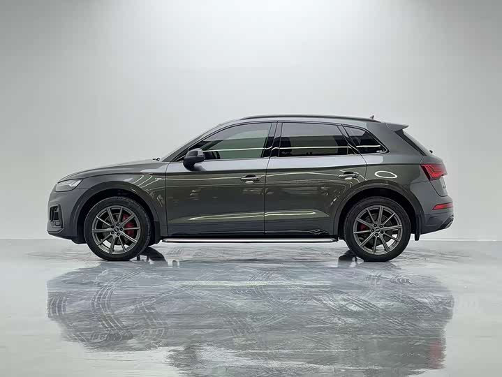 Фото 7 - Audi Q5L