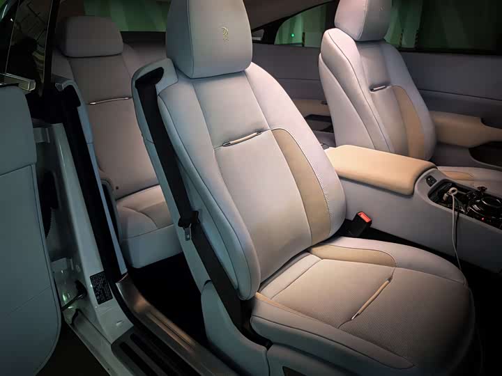 Фото 10 - Rolls-Royce Wraith