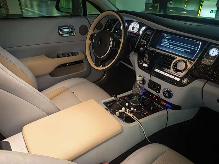 Фото 9 - Rolls-Royce Wraith