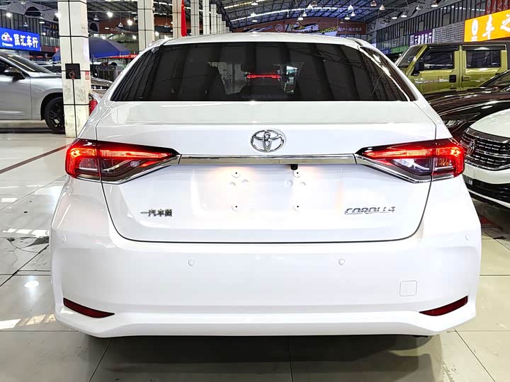 Фото 5 - Toyota Corolla