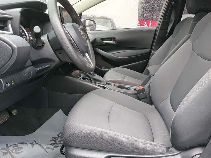 Фото 6 - Toyota Corolla