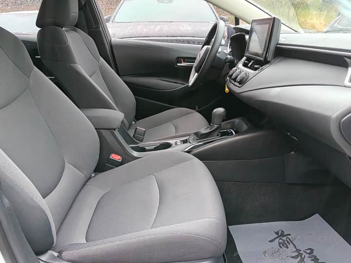 Фото 7 - Toyota Corolla