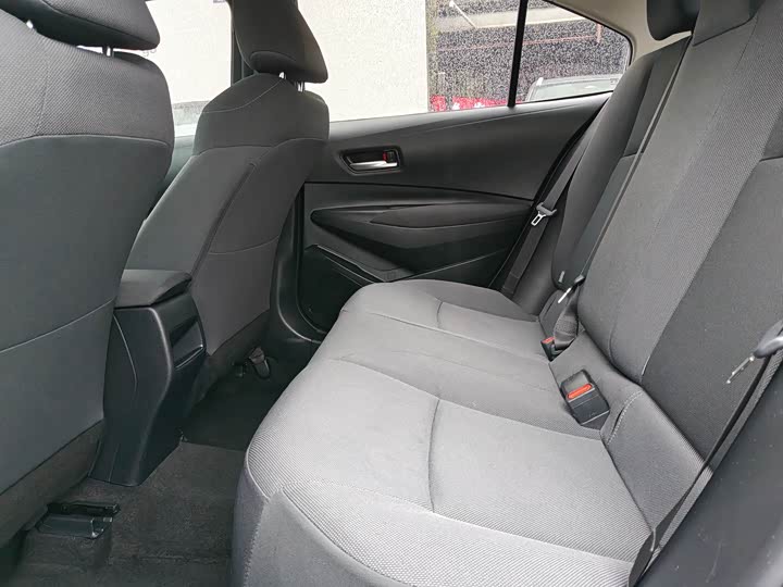 Фото 8 - Toyota Corolla