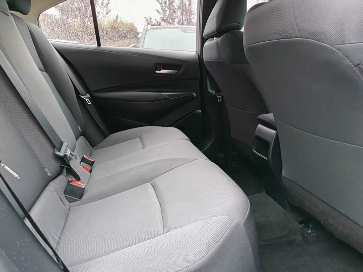 Фото 9 - Toyota Corolla