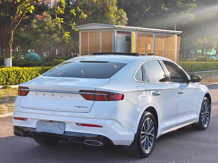 Фото 15 - Geely Preface