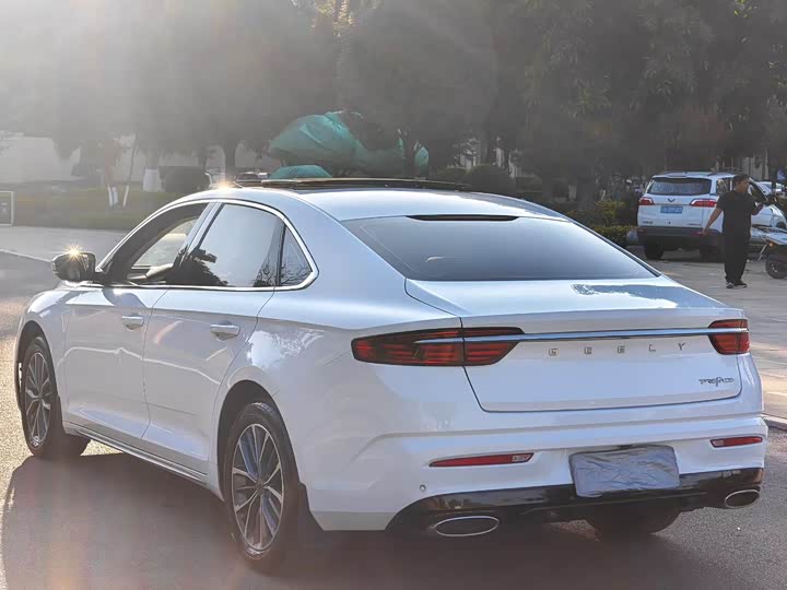 Фото 17 - Geely Preface