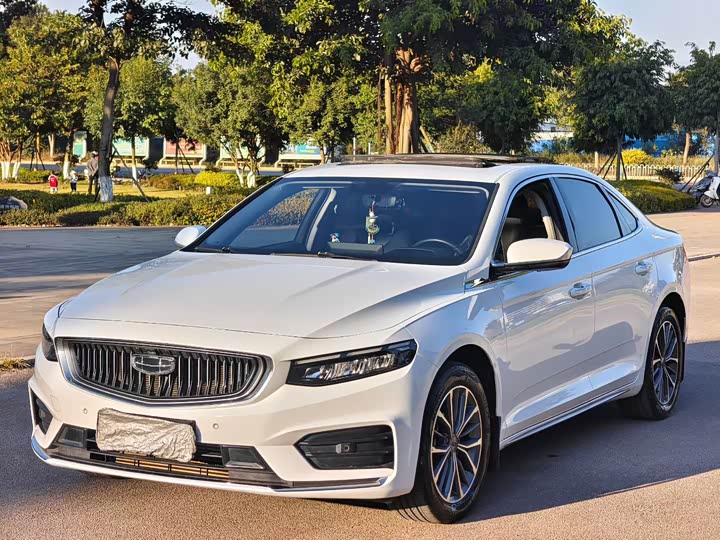 Фото 2 - Geely Preface