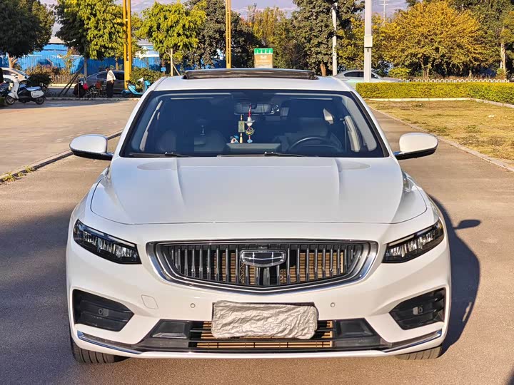 Фото 3 - Geely Preface