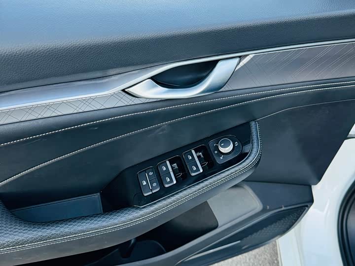 Фото 9 - Geely Preface