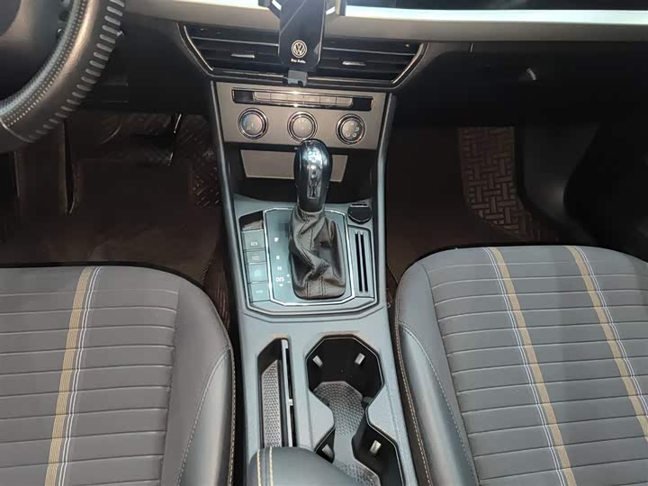 Фото 14 - Volkswagen Lavida