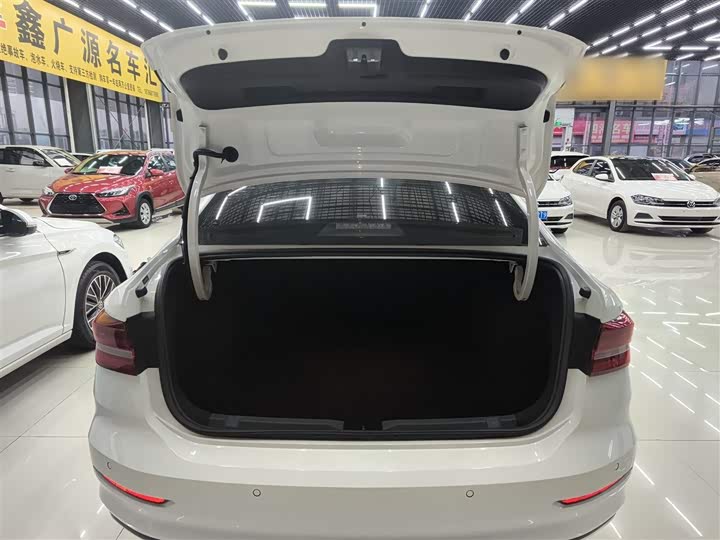 Фото 19 - Volkswagen Lavida