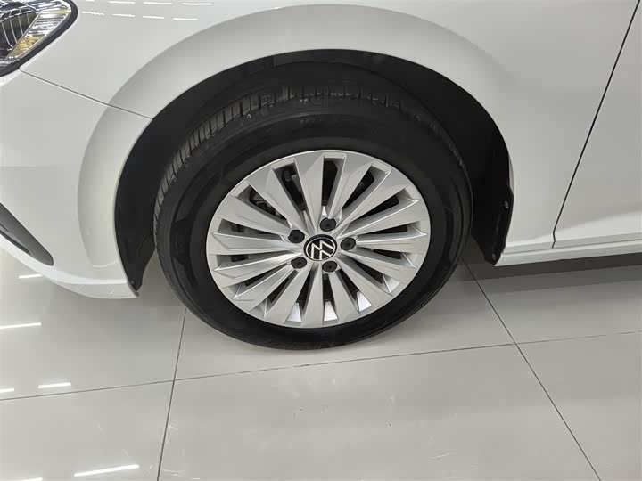 Фото 23 - Volkswagen Lavida