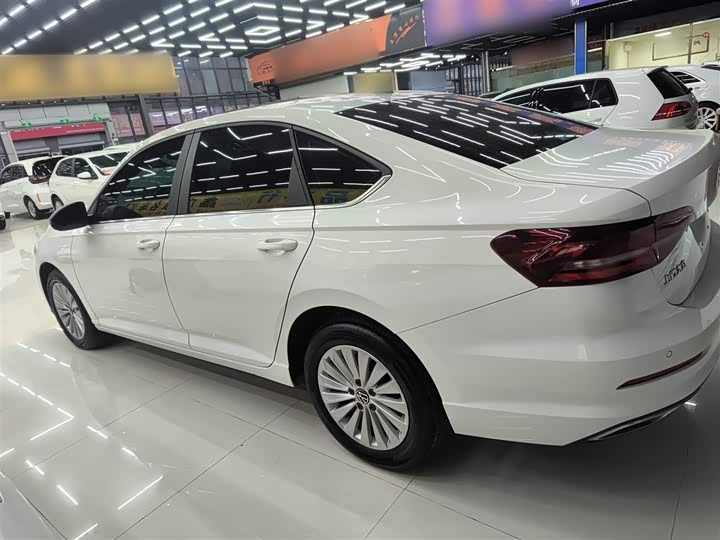 Фото 5 - Volkswagen Lavida