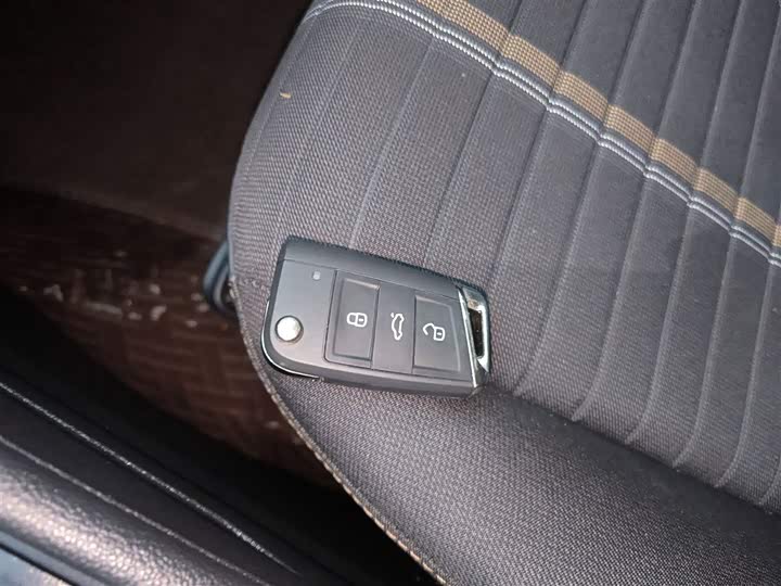 Фото 9 - Volkswagen Lavida