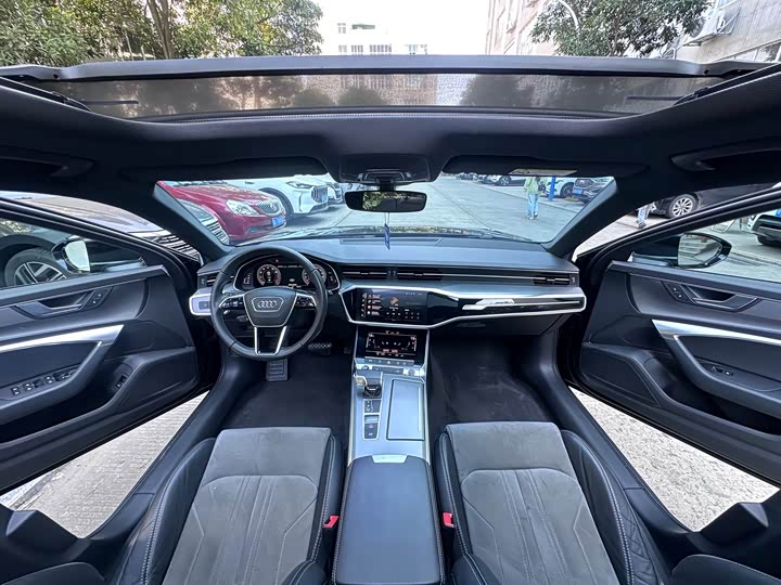 Фото 11 - Audi A6L