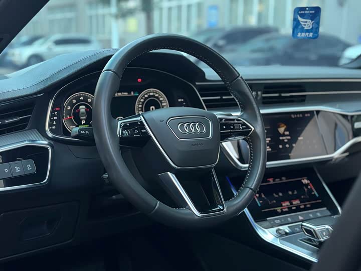 Фото 15 - Audi A6L