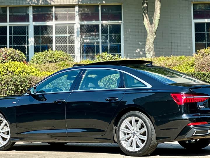 Фото 3 - Audi A6L