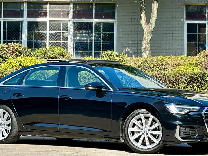 Фото 8 - Audi A6L