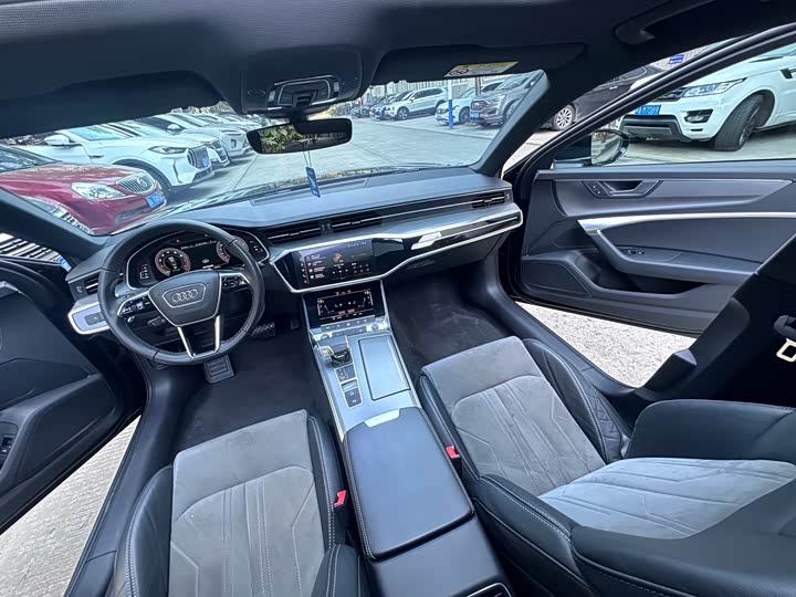 Фото 9 - Audi A6L