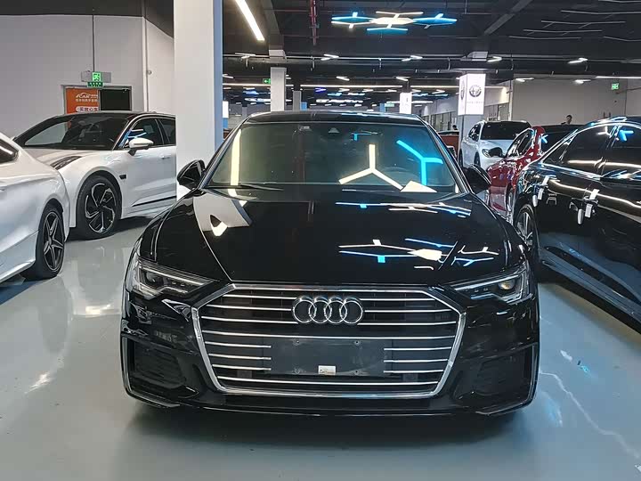 Фото 2 - Audi A6L