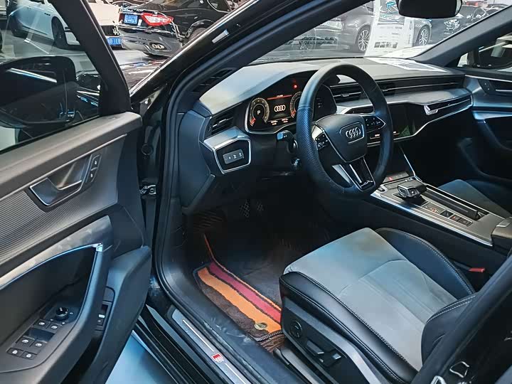 Фото 5 - Audi A6L