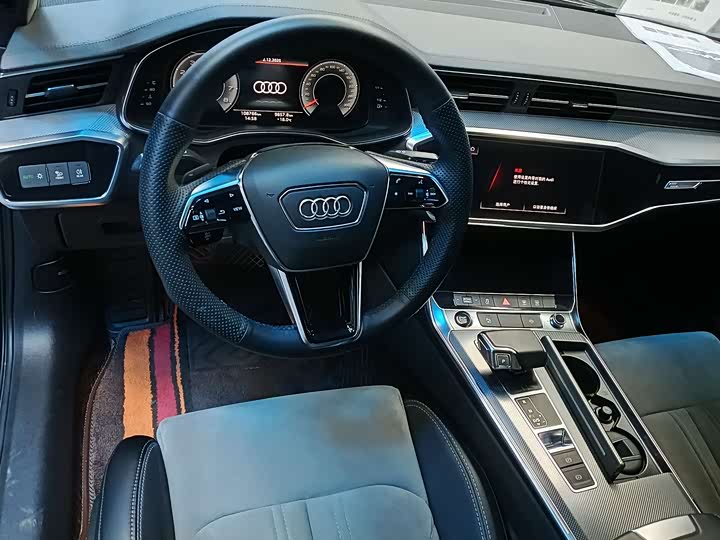 Фото 6 - Audi A6L